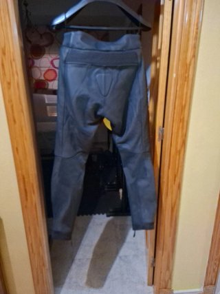 Pantalón cuero deportivo ARMURE/ Talla M
