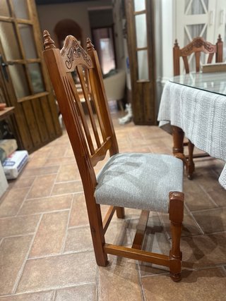 Mesa y 4 sillas madera maciza y camilla