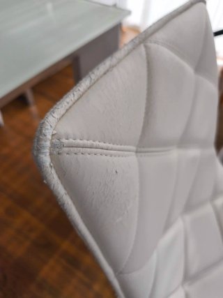 Sillas modernas blancas con patas en cromado (6)
