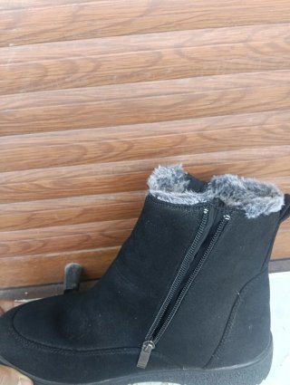 Botines negros con borreguito