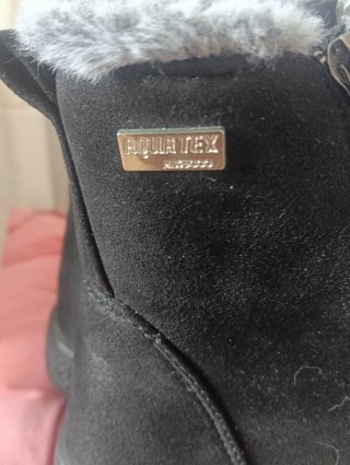 Botines negros con borreguito