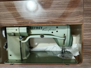 Máquina de coser Refrey Transforma