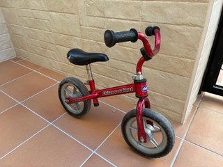 Bici sin pedales Chicco Roja