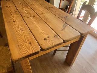 Mesa de madera y 6 sillas