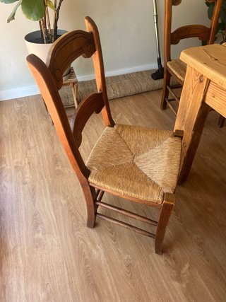 Mesa de madera y 6 sillas