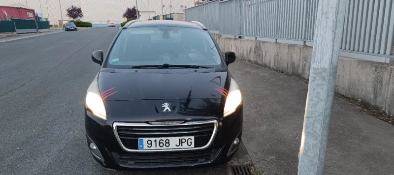 Peugeot 5008 2016 - foto 1