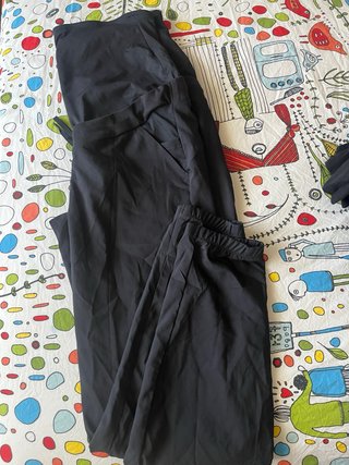 5 Pantalones premamá vaqueros, beige y negros
