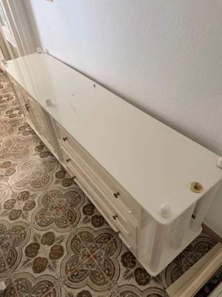Mobile da soggiorno bianco con cassetti