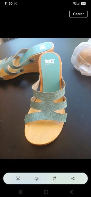 Sandalias de madera con cuña