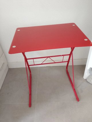 Mesa estudio cristal roja patas metal
