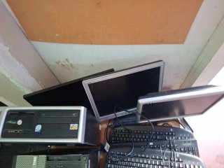 LOTE INFORMÁTICA: PC'S, PANTALLAS, TECLADOS