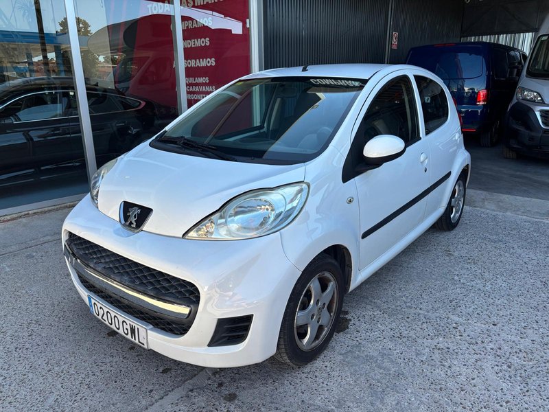 Peugeot 107 2010 - foto 1