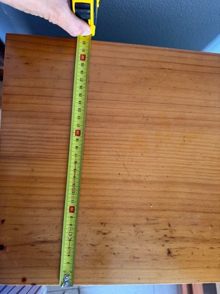 Comò in legno con cassetti