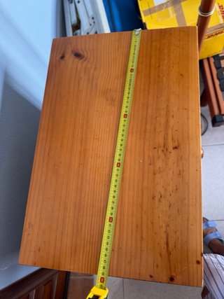 Comò in legno con cassetti