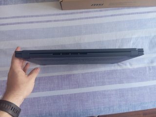 MSI Modern 15 B13M i7 13ª Gen 16GB RAM 500GB SSD