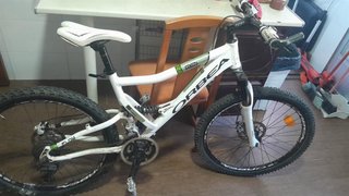 Bicicleta Orbea Blanca Doble Suspensión