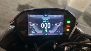 Triumph Street Triple RS Roja