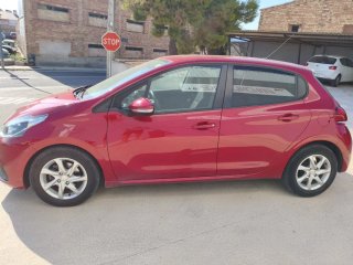 Peugeot 208 2016