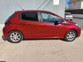 Peugeot 208 2016