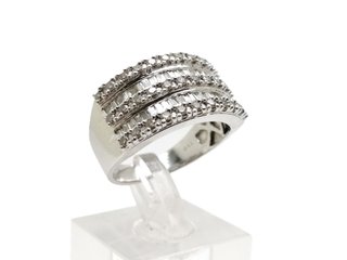 Anillo de Oro Blanco 18 Kt. 6.3 gr de segunda mano