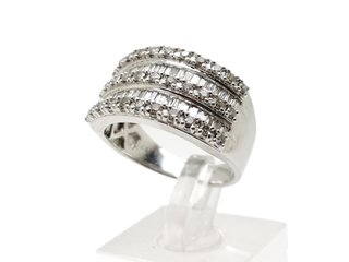 Anillo de Oro Blanco 18 Kt. 6.3 gr de segunda mano