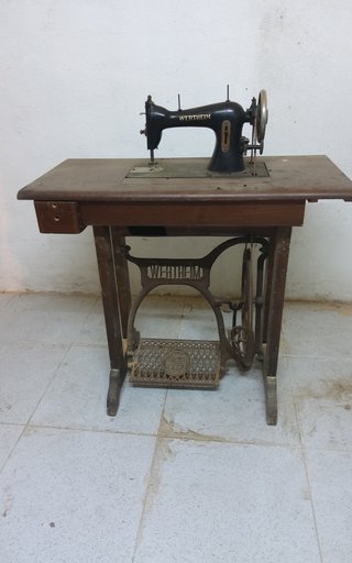 Máquina de coser Wertheim antigua