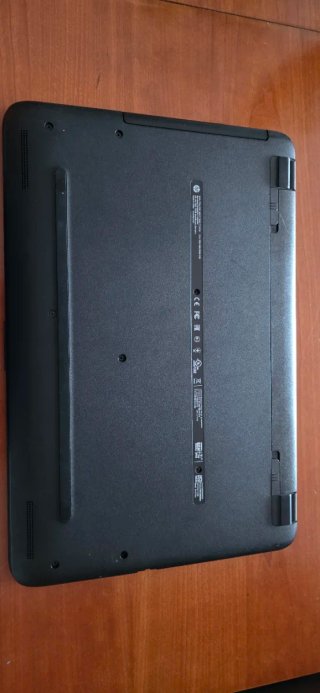 Portátil HP Notebook 15 15-af110ns