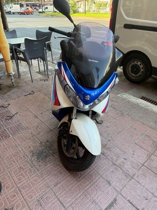 Suzuki Burgman 125 2011 - 54.000 km