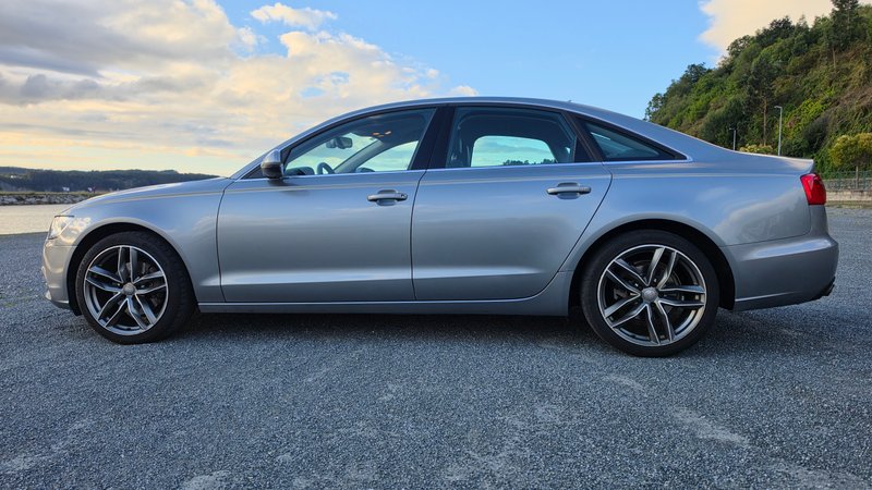 Audi A6 2.0 TDI 177CV año 2012. Llantas 19". - foto 1