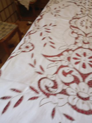 Mantel antiguo lienzo bordado