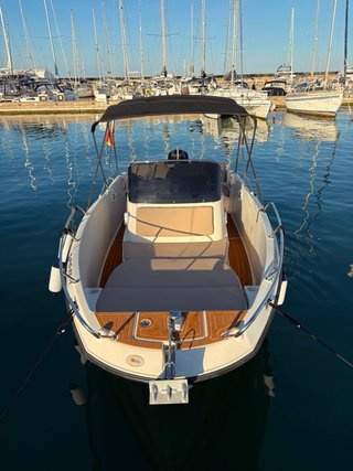 Barco a motor