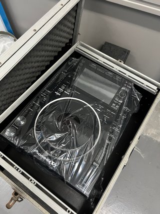 Reproductor DJ Pioneer CDJ-2000 NXS2 + Flightcase