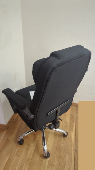 Sedia da ufficio Alfordson nera con massaggio