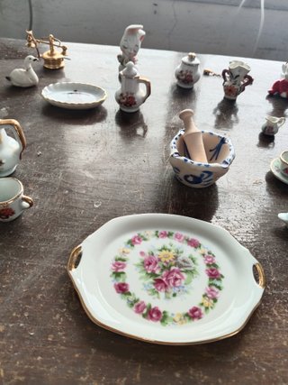 Miniatura Mesa y Sillas Plata