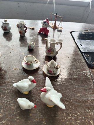 Miniatura Mesa y Sillas Plata