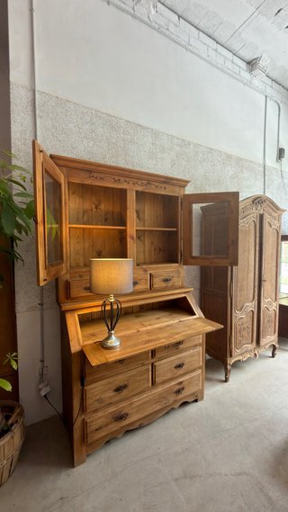 Alacena antigua escritorio vitrina madera