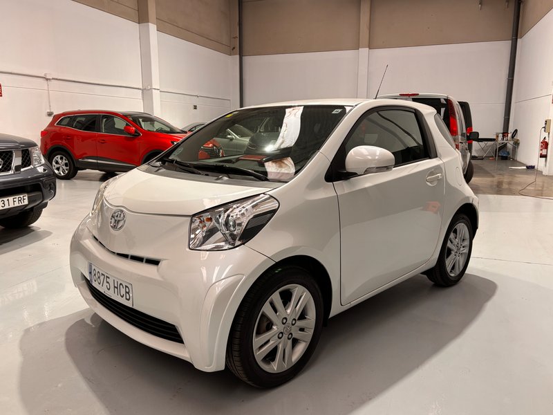 Toyota iQ S 1.33 VVT-i MultiDrive S 2011