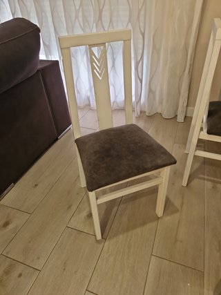 Mesa comedor y 6 sillas blancas