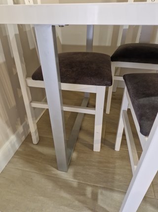 Mesa comedor y 6 sillas blancas