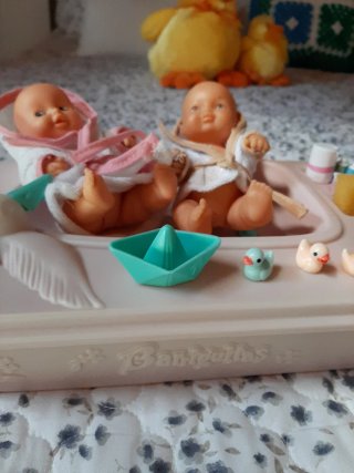 Lote bañera y 2 barriguitas