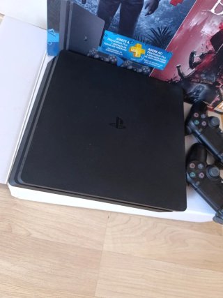 Pack PS4 Slim 1TB + 2 Mandos + Uncharted 4 y Blood