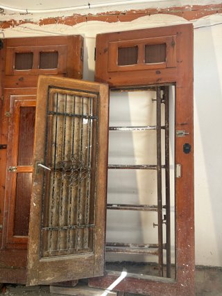 Puerta doble madera maciza antigua