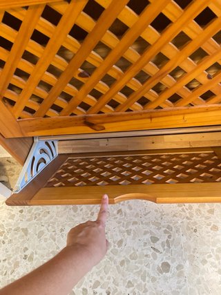 Zapatero de madera con celosía de 3 cajones