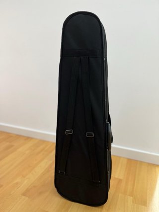 Violín casi nuevo con funda