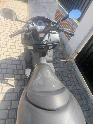 Suzuki Burgman 200 Negra