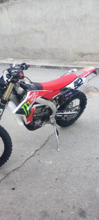 Moto sin uso prácticamente reestreno