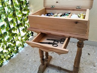 Mesita auxiliar de madera de pino natural