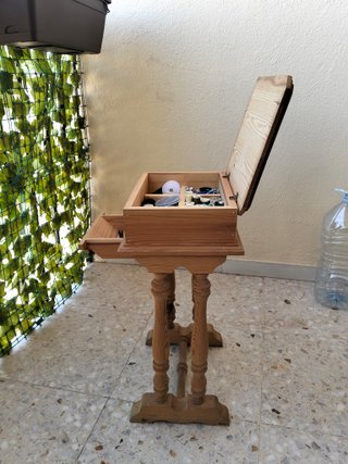 Mesita auxiliar de madera de pino natural