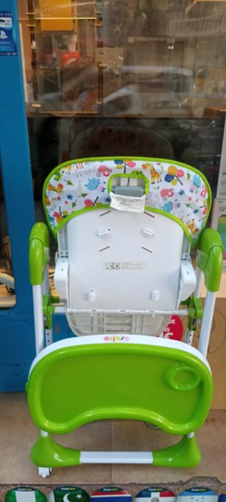 Trona de bebé con estampado infantil