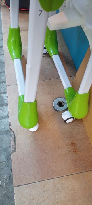 Trona de bebé con estampado infantil